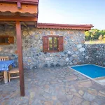 Havuzu Korunakli Jakuzili Kinali (Aegean)