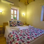 Havuzu Korunakli Jakuzili Villa