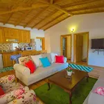 Havuzu Korunakli Jakuzili Villa