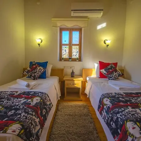 Havuzu Korunakli Jakuzili * Kinali (Aegean)