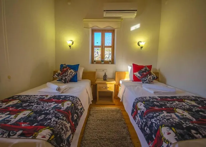 Havuzu Korunakli Jakuzili * Kinali (Aegean)